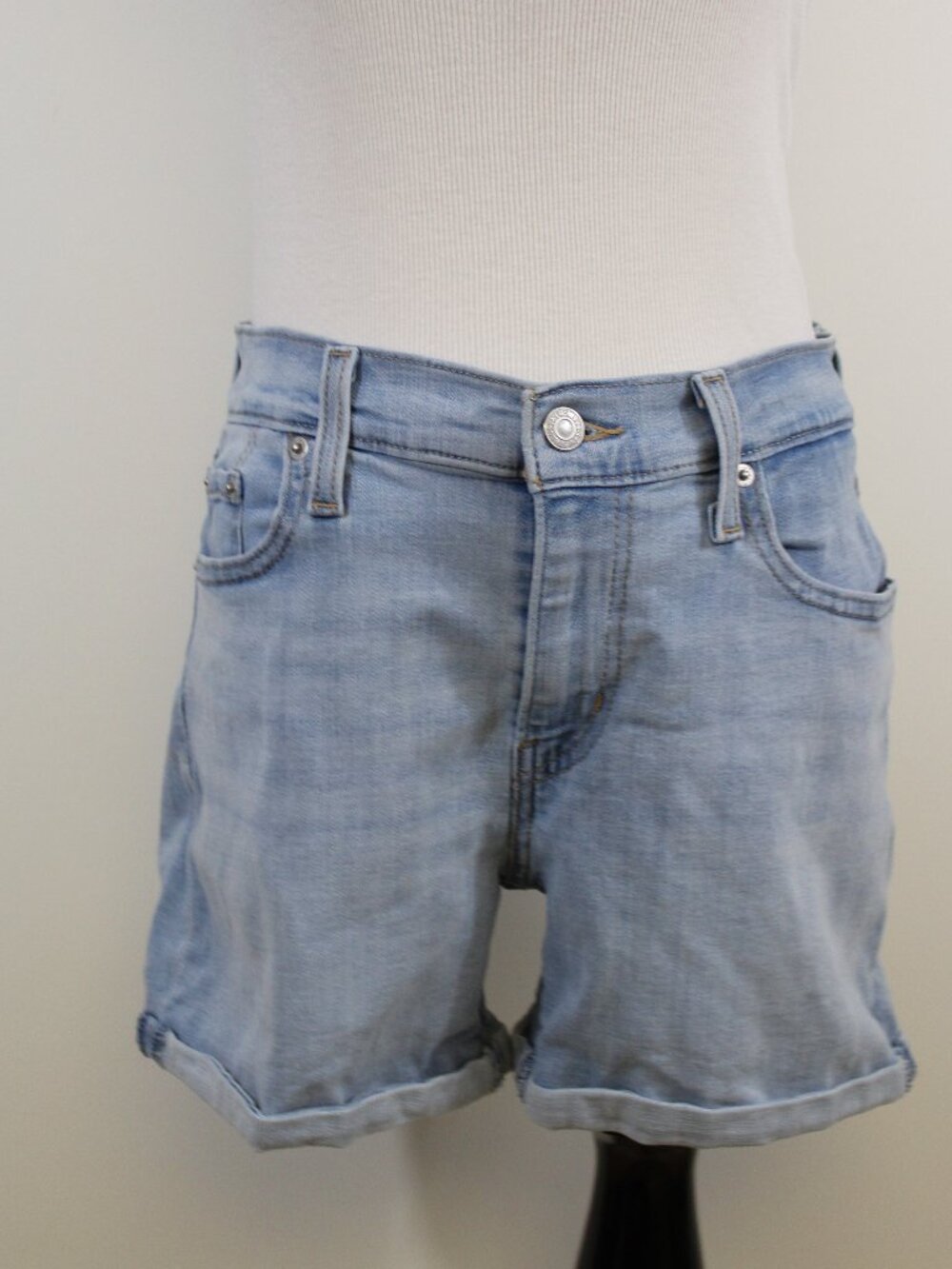 Levi’s Mid Length Denim Shorts Size 29 Light Wash Cuffed Casual Summer